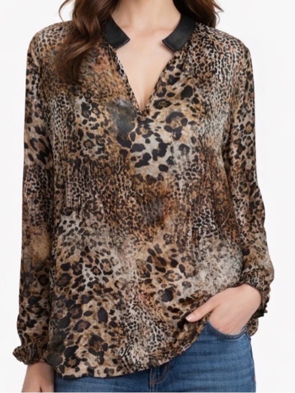 #1016 LOLA & SOPHIE Silk Animal Print V-Neck Blouse w Leather Collar